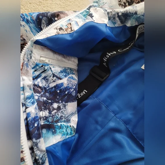 NWT Beautiful women's winter overall - Picture 6 of 16